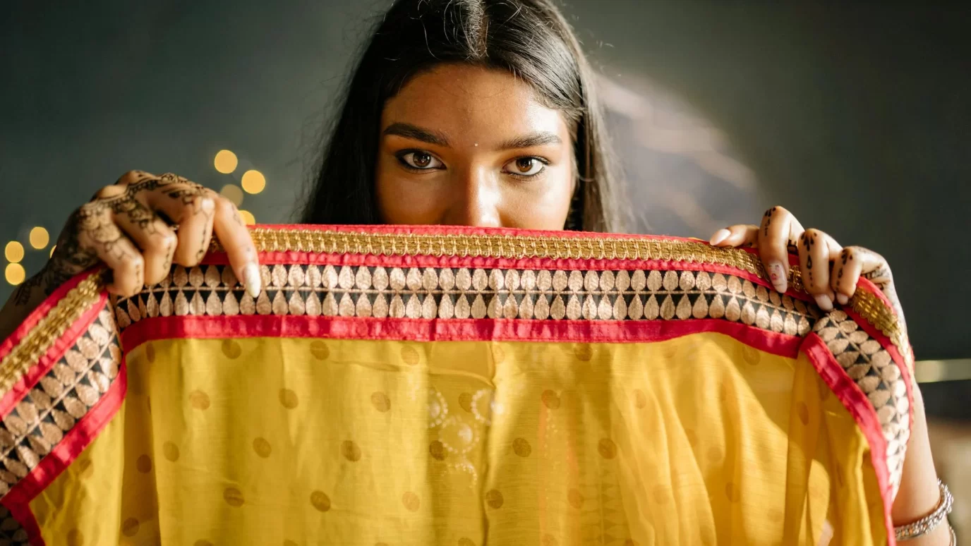 dupatta, cultural appropriation, fashion, scarf, calling dupatta a Scandinavian scarf, cultural appropriation of dupatta