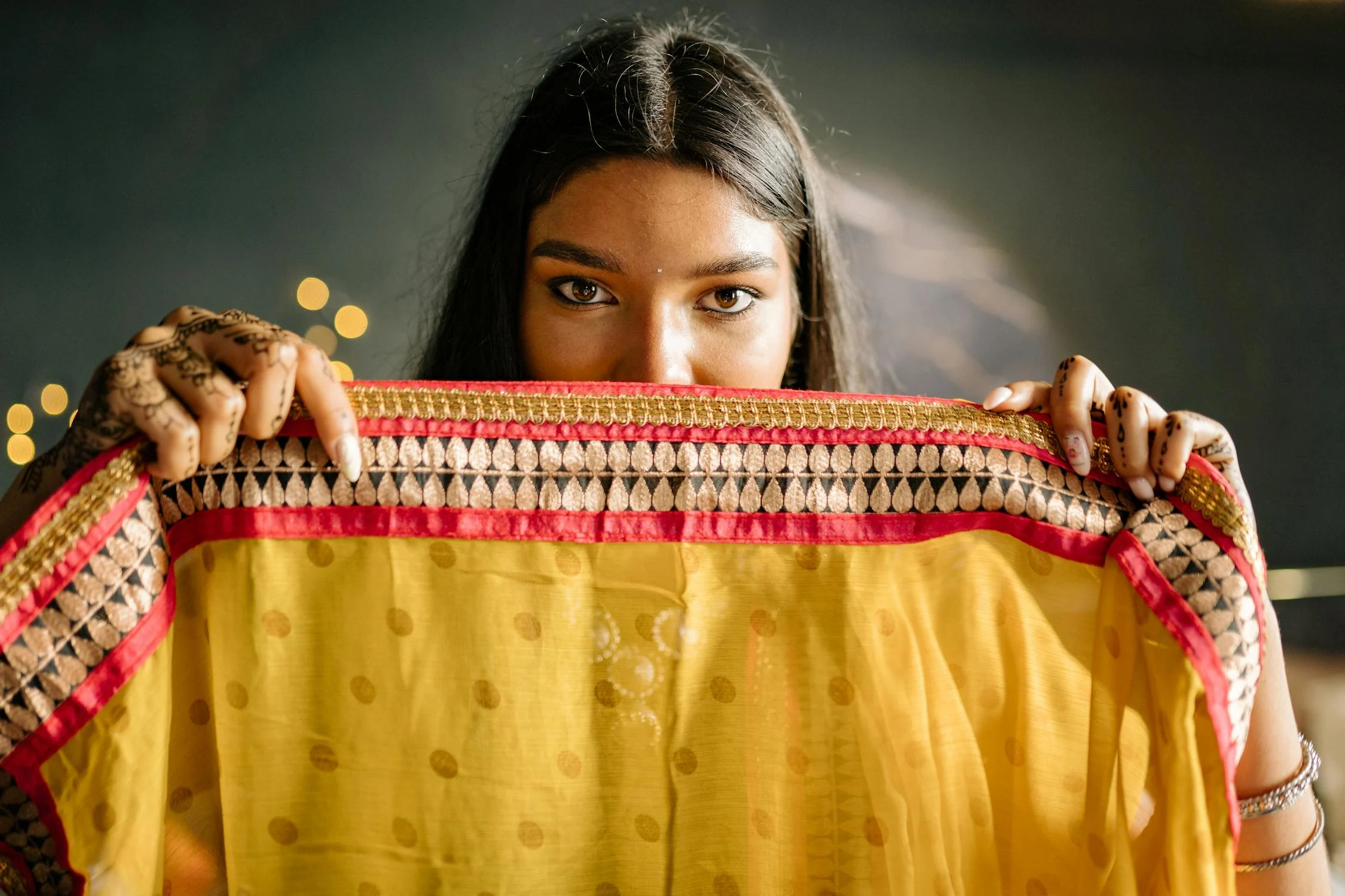 dupatta, cultural appropriation, fashion, scarf, calling dupatta a Scandinavian scarf, cultural appropriation of dupatta