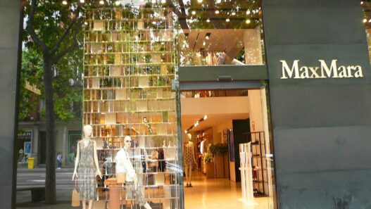 Max mara, italy, seamstress, strike, labour